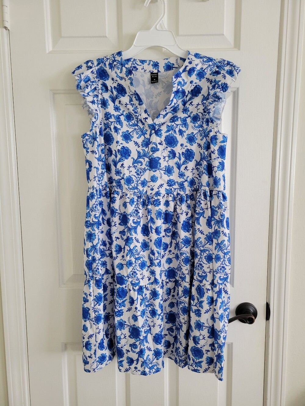 Emery Rose White And Blue Floral Dress